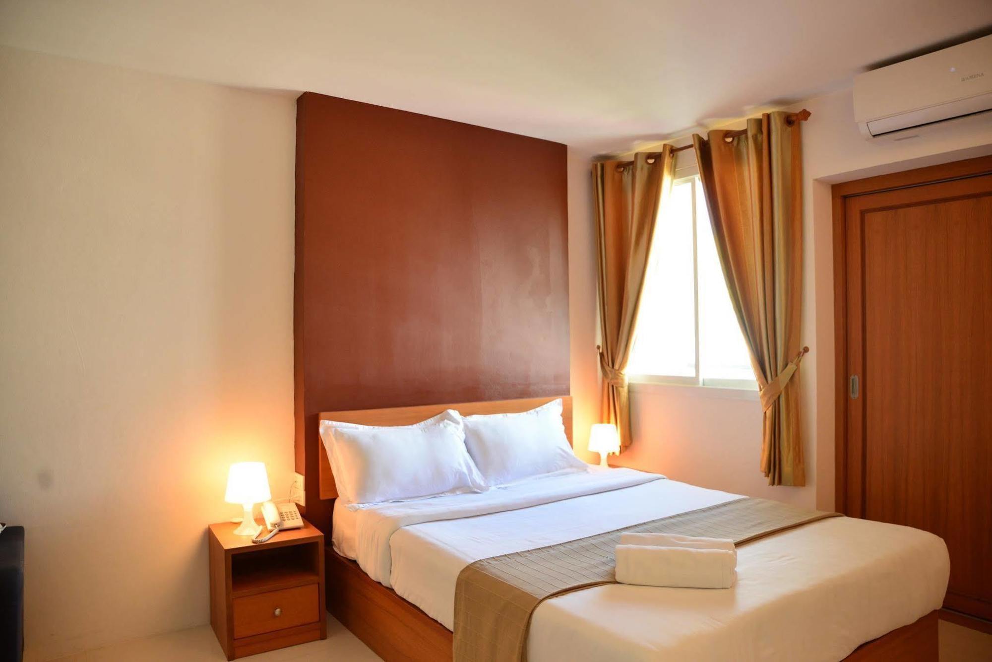 Nrv Place Apart Hotel Bangkok Extérieur photo