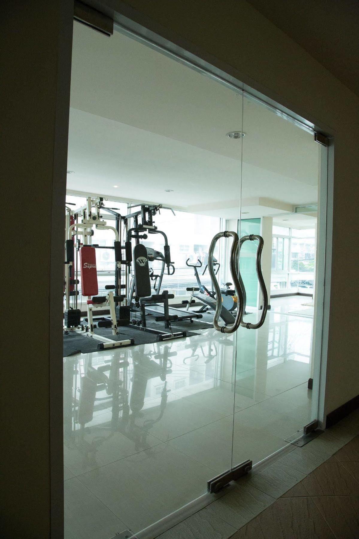 Nrv Place Apart Hotel Bangkok Extérieur photo