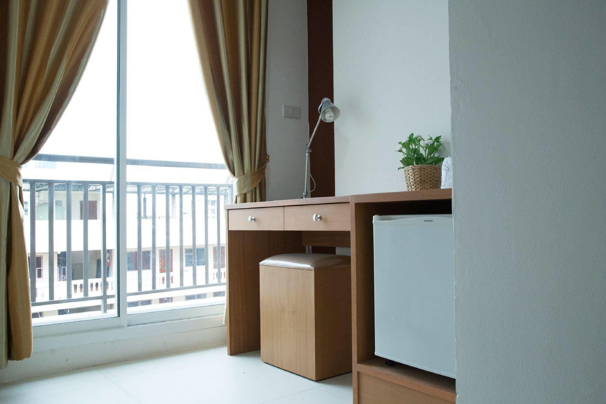 Nrv Place Apart Hotel Bangkok Extérieur photo