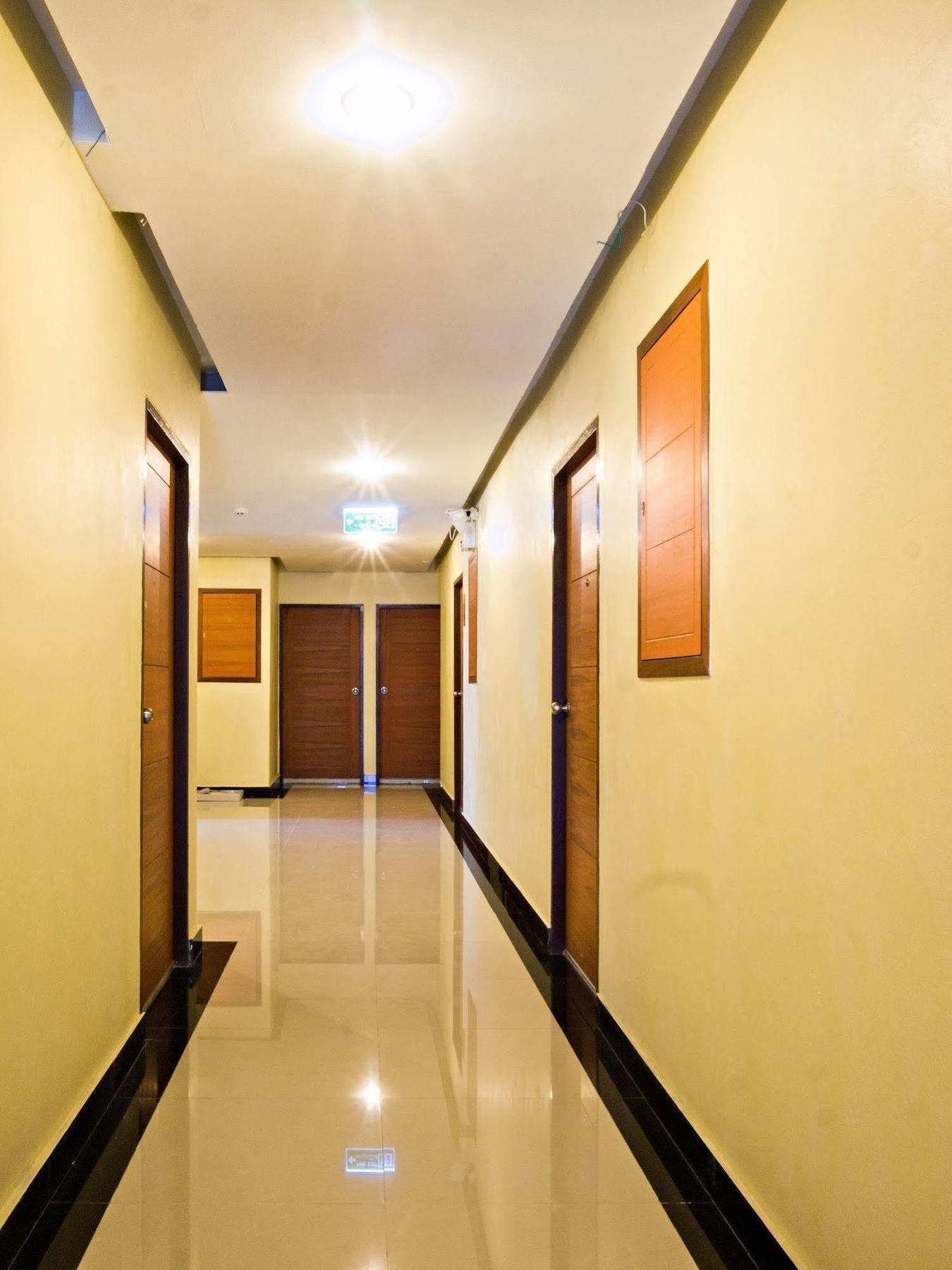 Nrv Place Apart Hotel Bangkok Extérieur photo